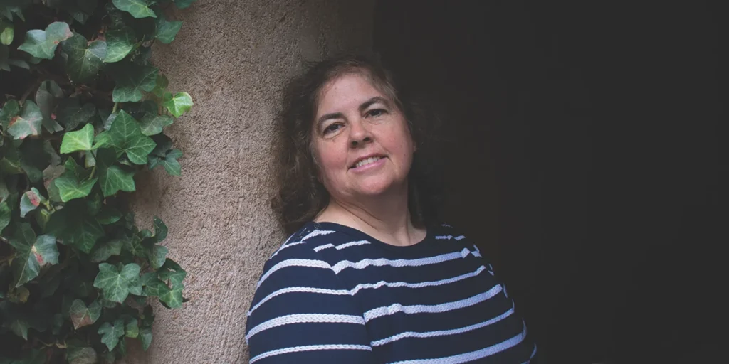 Sheryl C.D. Ickes Weaves Cozy Mysteries with a Trucker’s Heart and a Cake Decorator’s Precision